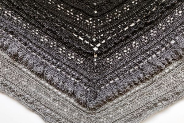 crochet triangle shawl using scheepjes whirl