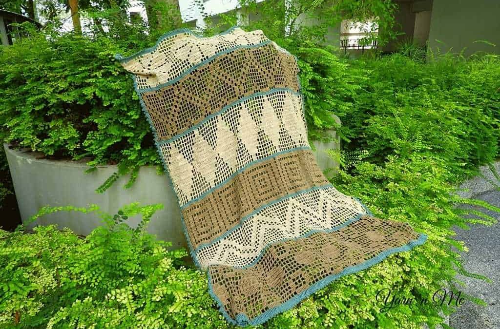 Filet crochet Spring/Summer Sampler throw: the best pattern to learn filet crochet for beginners